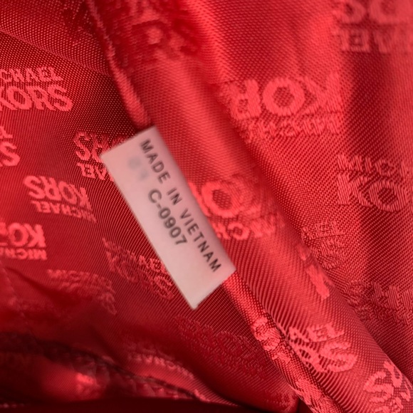 Red Michael Kors Pebbled Hobo bag with gold accents - Picture 6 of 10